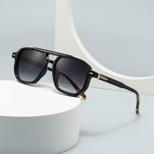 Lunettes de soleil carrées à monture intégrale